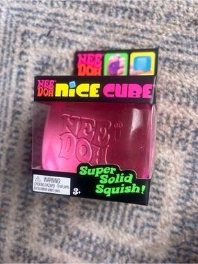 Needoh Nice Cube Super Solid Squish - Pink NEW